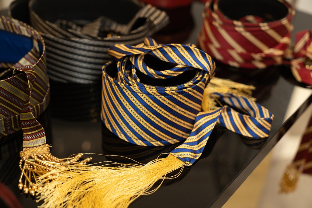 Cashmere Belts -gold blue