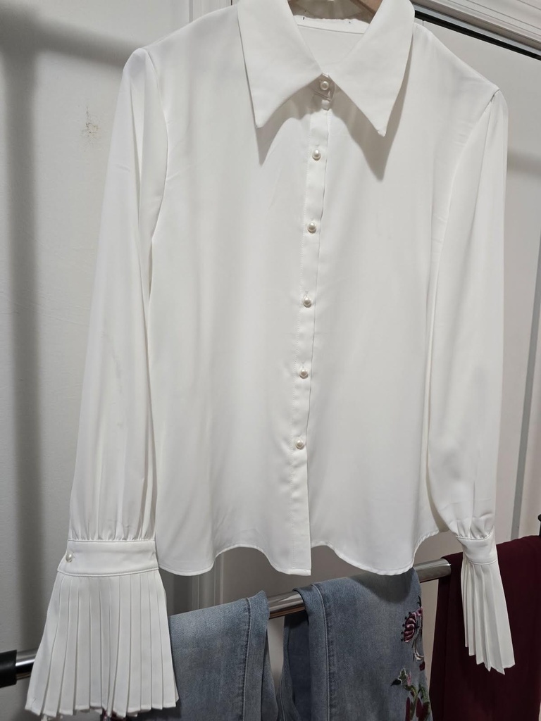  white shirt